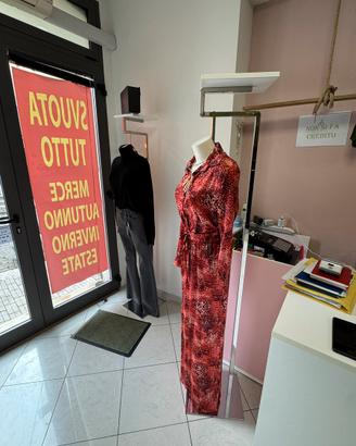 Arredamento per negozio abbigliamento