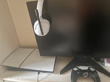 ps5 + joystick, cuffie e monitor.