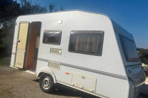 Roulotte Knaus Sport 400 LK (tv e satellitare)