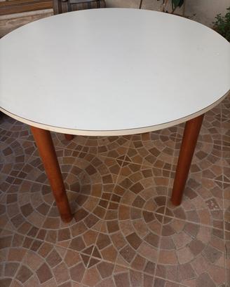 Tavolo in legno multistrato