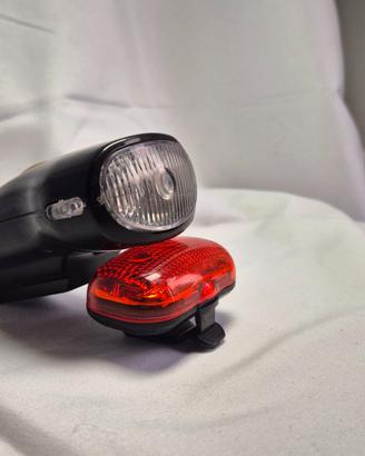 Set Luci Bici Anteriore + Posteriore – Luce 400