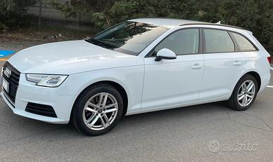 Audi A4 Avant 2.0 TDI s tronic Business 150 CV