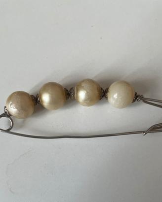 spilla da balia decorativa con perle finte