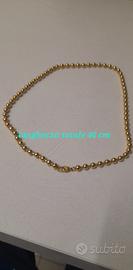 collana in metallo colore oro 