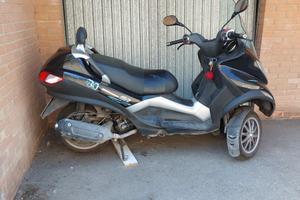 Piaggio MP3 300 2011  ( vedi descrizione )