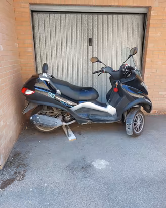 Piaggio MP3 300 2011  ( vedi descrizione )