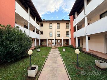 APPARTAMENTO TRICAMERE BISERVIZI CON POSTO AUTO...