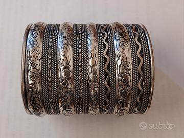 Splendido bracciale rigido a fascia alta