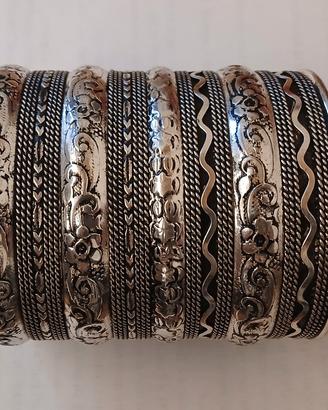 Splendido bracciale rigido a fascia alta