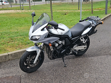 Yamaha FZS 600 FAZER