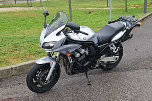 Yamaha FZS 600 FAZER