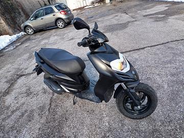 Motorino piaggio typhoon