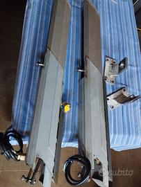 Attuatori per portone garage 