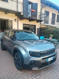 Jeep avenger summit 1.2 100cv benzina. 