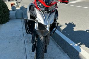 Qj Srt 900 Sx 2025 con Kit Valigie