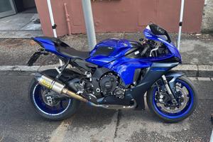 YAMAHA R1 2023, 8000 km perfette condizioni