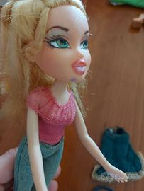 Bambola Bratz Cloe con accessori. RARA