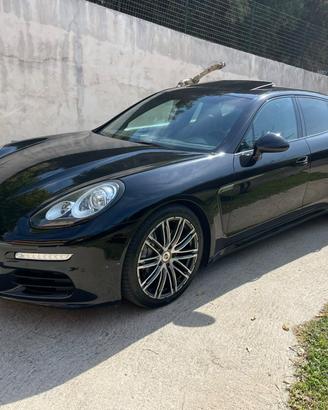 Porsche Panamera 4.0 4S Diesel (PERMUTA)