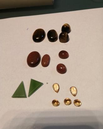 Pietre semi-preziose da montare. 