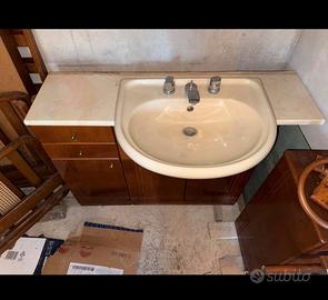 Bagno completo di sanitari e piatto doccia