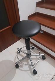 sgabello nero x parrucchieri 