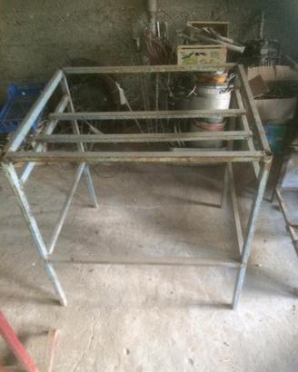 Telaio metallico per  macchina da banco