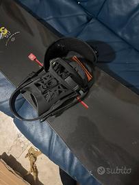 Tavola da snowboard e stivali