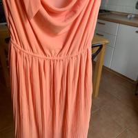 Vestito elegante con scollatura a U