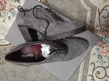 scarpe da donna tacchi e lacci Nr.35 NOVELTY 