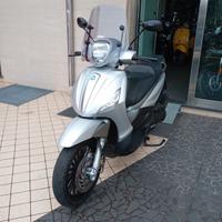 Beverly 300 s