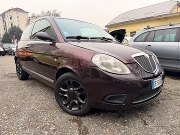 Lancia Ypsilon 1.2 Benz/GPL VIOLET