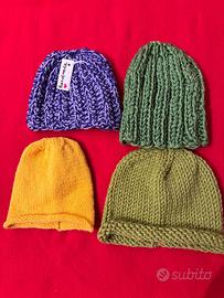 Cappelli artigianali di lana.