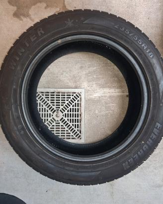 Gomme invernali 235/55 R18 104H
