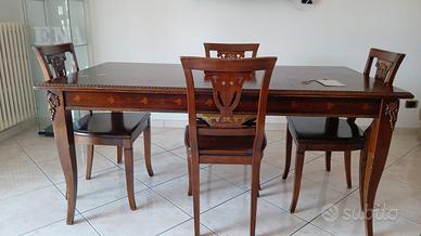 Tavolo Di antiquariato con certificato + sedie
