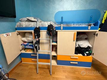 letto con sotto armadio e scrivania con cassettier