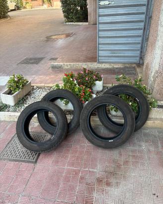 4 gomme come nuove 