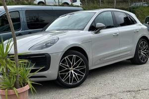 Macan PORSCHE