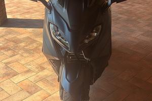 Tmax 560 2023