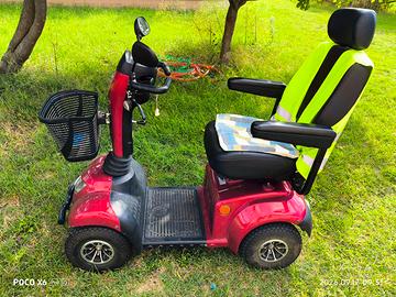 Scooter elettrico per anziani/disabili 