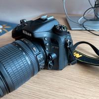 Nikon D7100 con obiettivo 18 105 e borsa