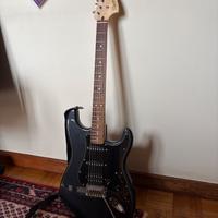 Squier Affinity by Fender e amplificatore