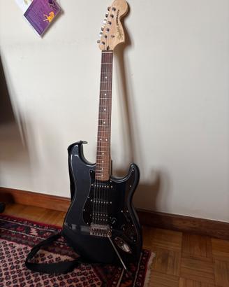 Squier Affinity by Fender e amplificatore