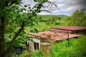 Veno terreno isolato con casetta Liguria