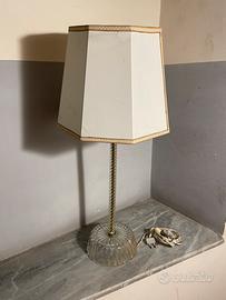 Lampada da tavolo vintage in vetro