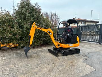 E281 Escavatore JCB 18 q allargabile