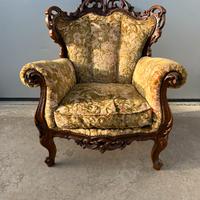 Poltrona barocca in legno intagliato