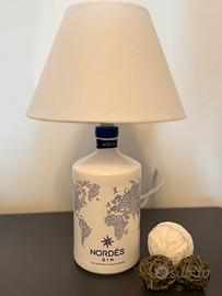 Lampada da tavolo gin Nordes con paralume