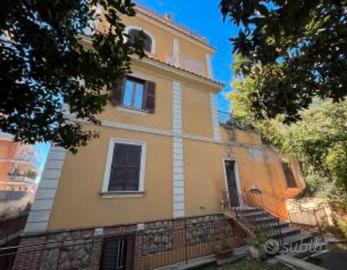 Esclusivo Attico Panoramico Pineta Sacchetti