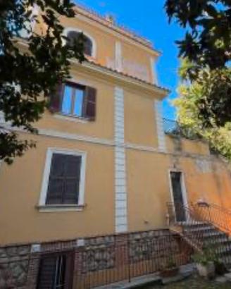 Esclusivo Attico Panoramico Pineta Sacchetti