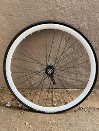 Ruota con freno integrato